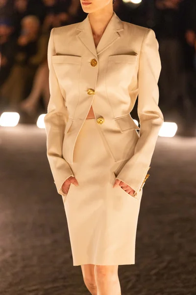 Look 2